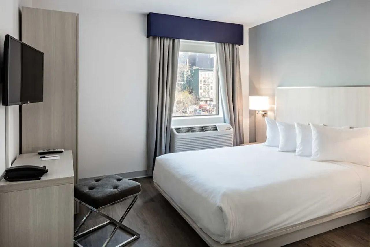 Hotel Gatsby Ateny Zewnętrze zdjęcie A room at the Hotel 373 Madison